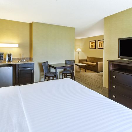Country Inn & Suites By Radisson Benton Harbor-St Joseph Mi מראה חיצוני תמונה