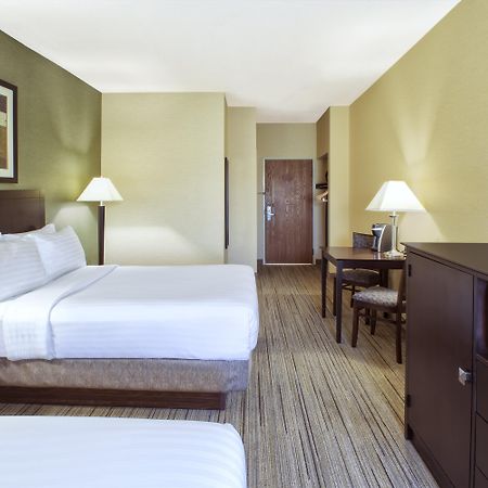 Country Inn & Suites By Radisson Benton Harbor-St Joseph Mi מראה חיצוני תמונה