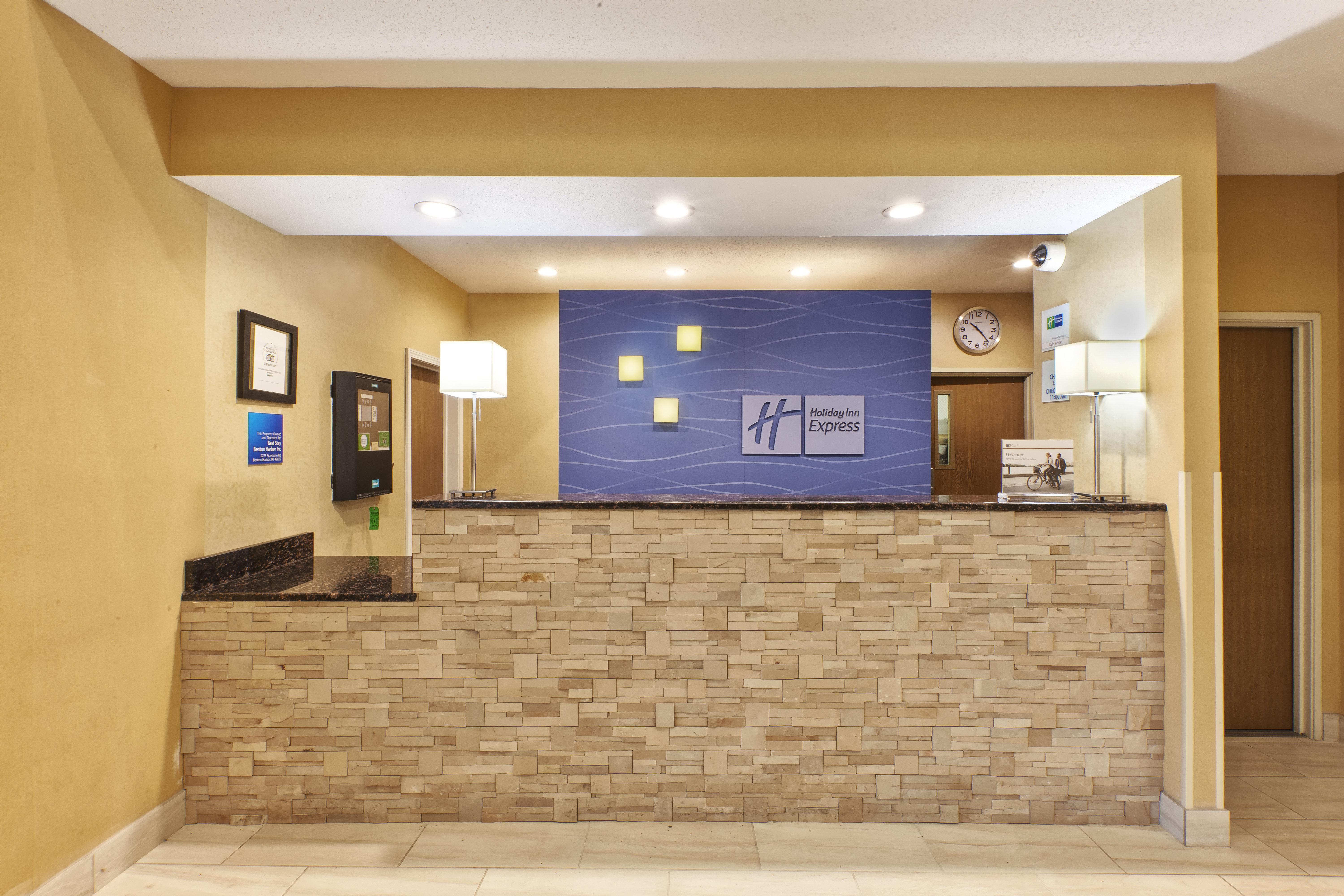Country Inn & Suites By Radisson Benton Harbor-St Joseph Mi מראה חיצוני תמונה
