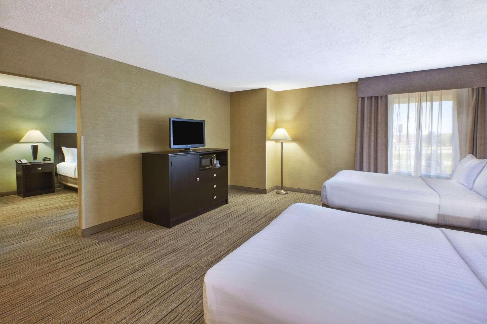 Country Inn & Suites By Radisson Benton Harbor-St Joseph Mi מראה חיצוני תמונה