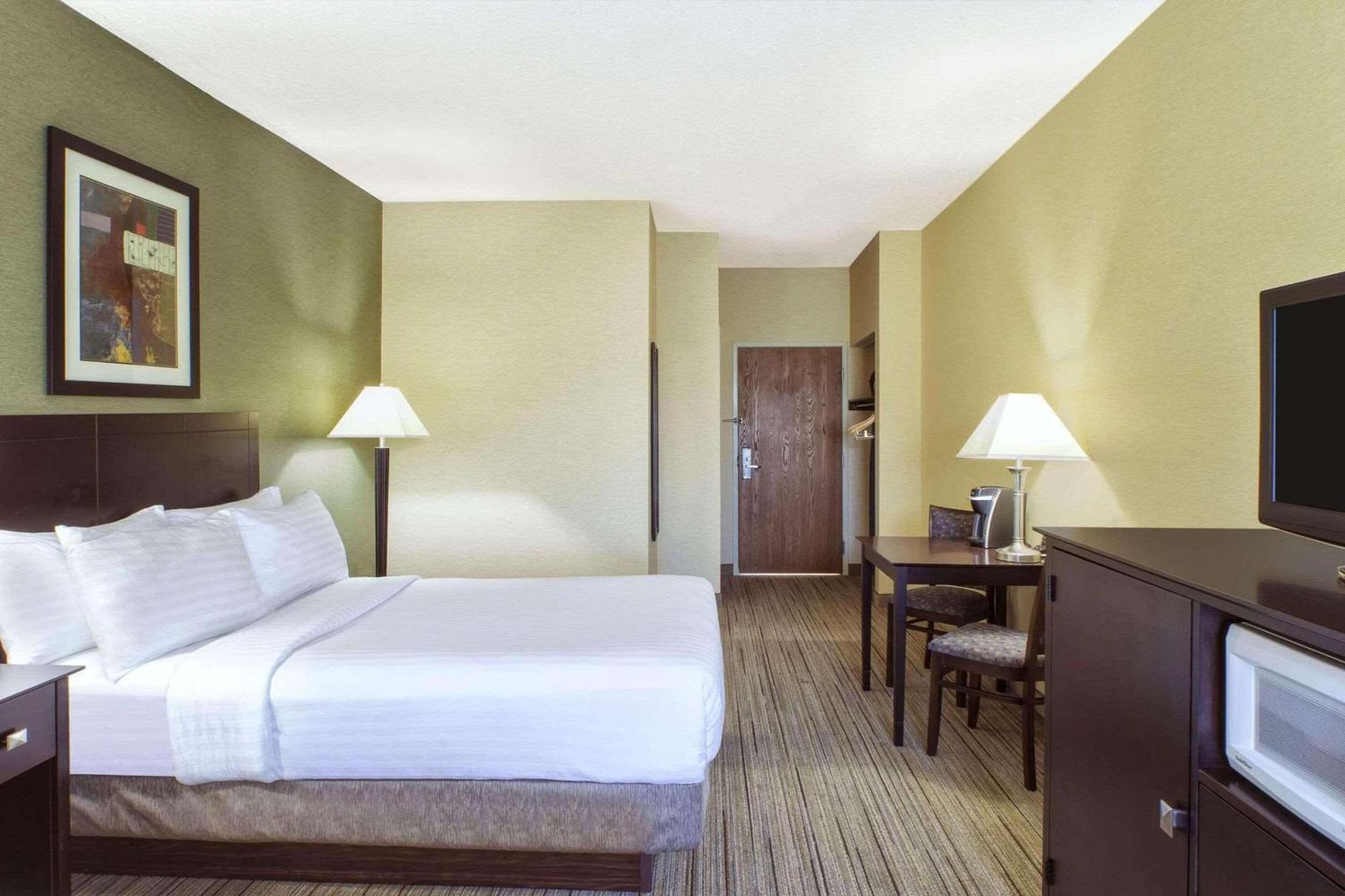 Country Inn & Suites By Radisson Benton Harbor-St Joseph Mi מראה חיצוני תמונה