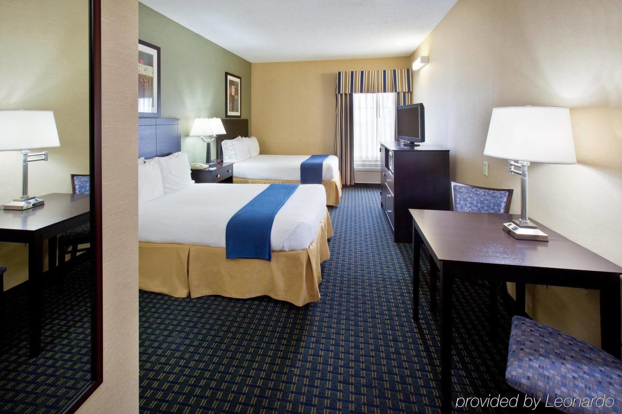Country Inn & Suites By Radisson Benton Harbor-St Joseph Mi חדר תמונה