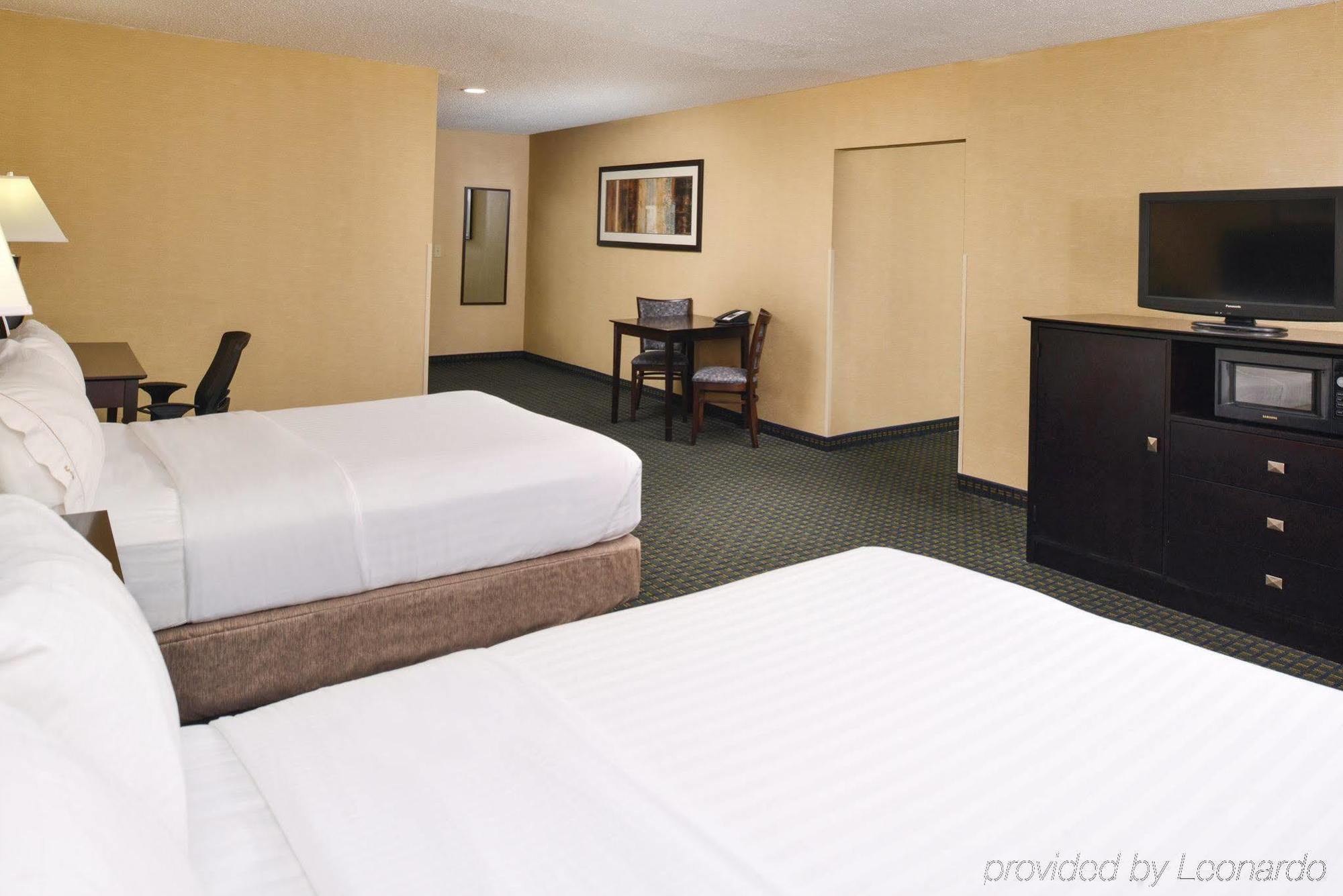 Country Inn & Suites By Radisson Benton Harbor-St Joseph Mi מראה חיצוני תמונה