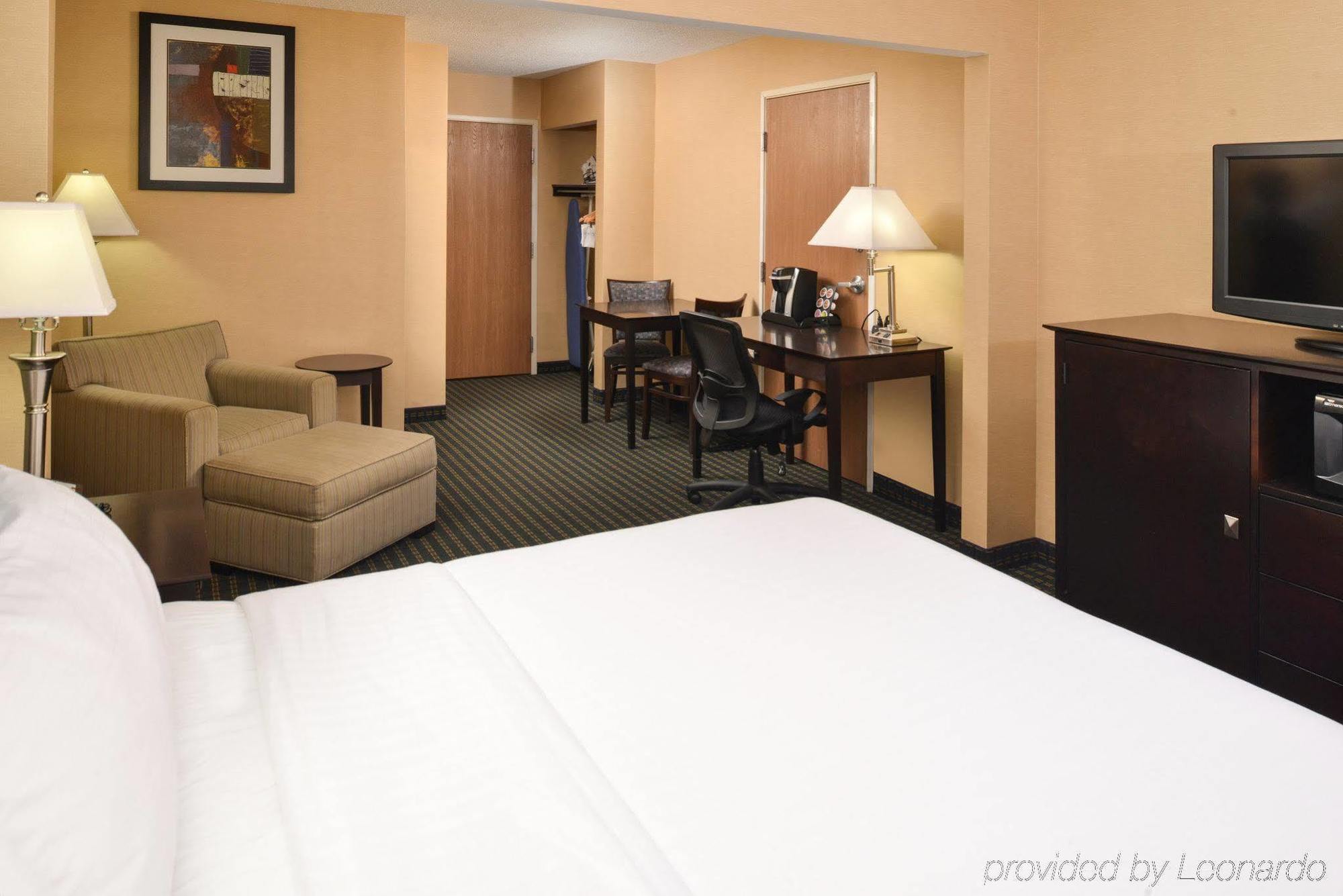 Country Inn & Suites By Radisson Benton Harbor-St Joseph Mi מראה חיצוני תמונה
