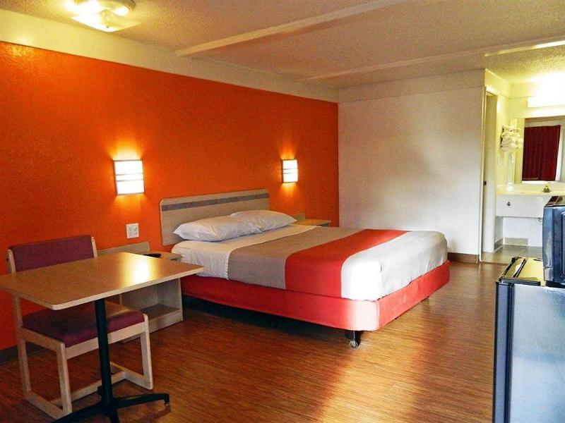 Country Inn & Suites By Radisson Benton Harbor-St Joseph Mi מראה חיצוני תמונה