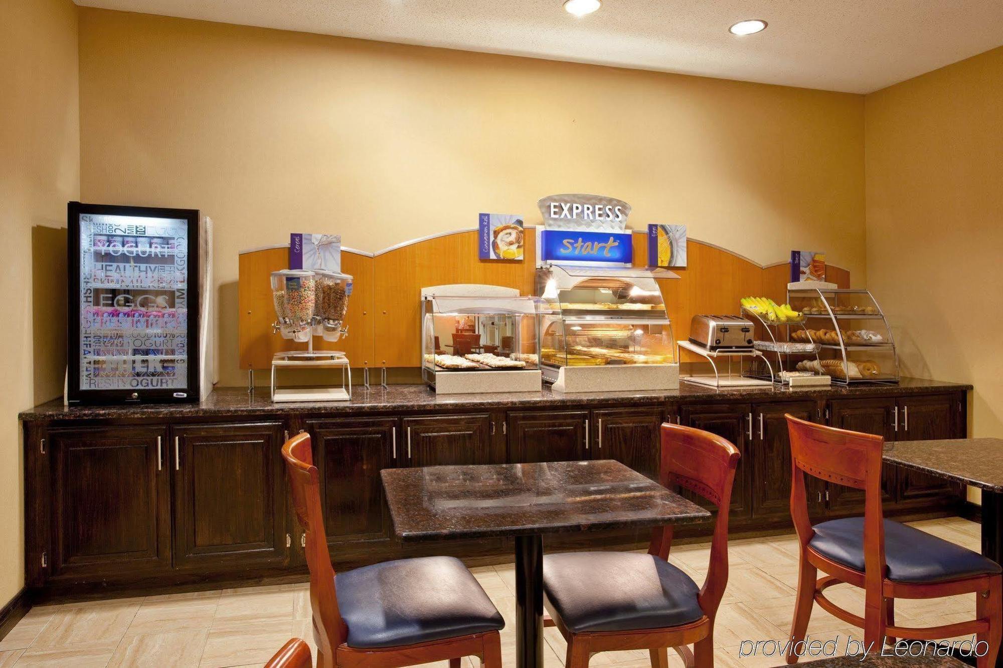 Country Inn & Suites By Radisson Benton Harbor-St Joseph Mi מראה חיצוני תמונה