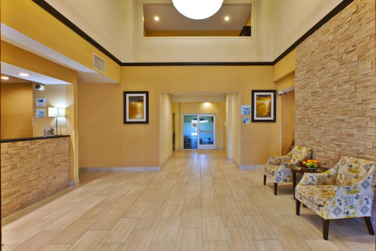 Country Inn & Suites By Radisson Benton Harbor-St Joseph Mi מראה חיצוני תמונה